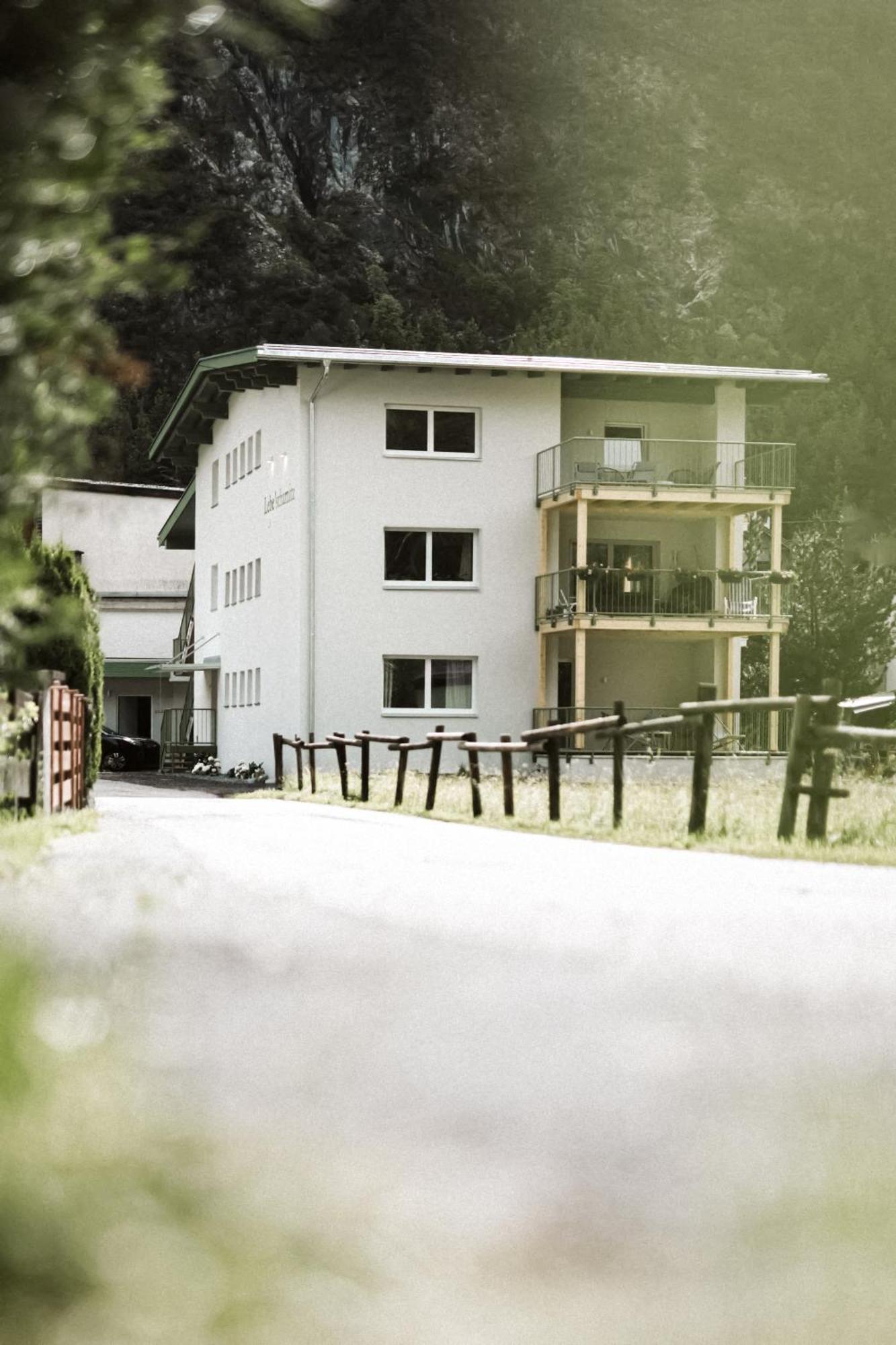 Ferienwohnung Lebe' Scharnitz Exterior foto